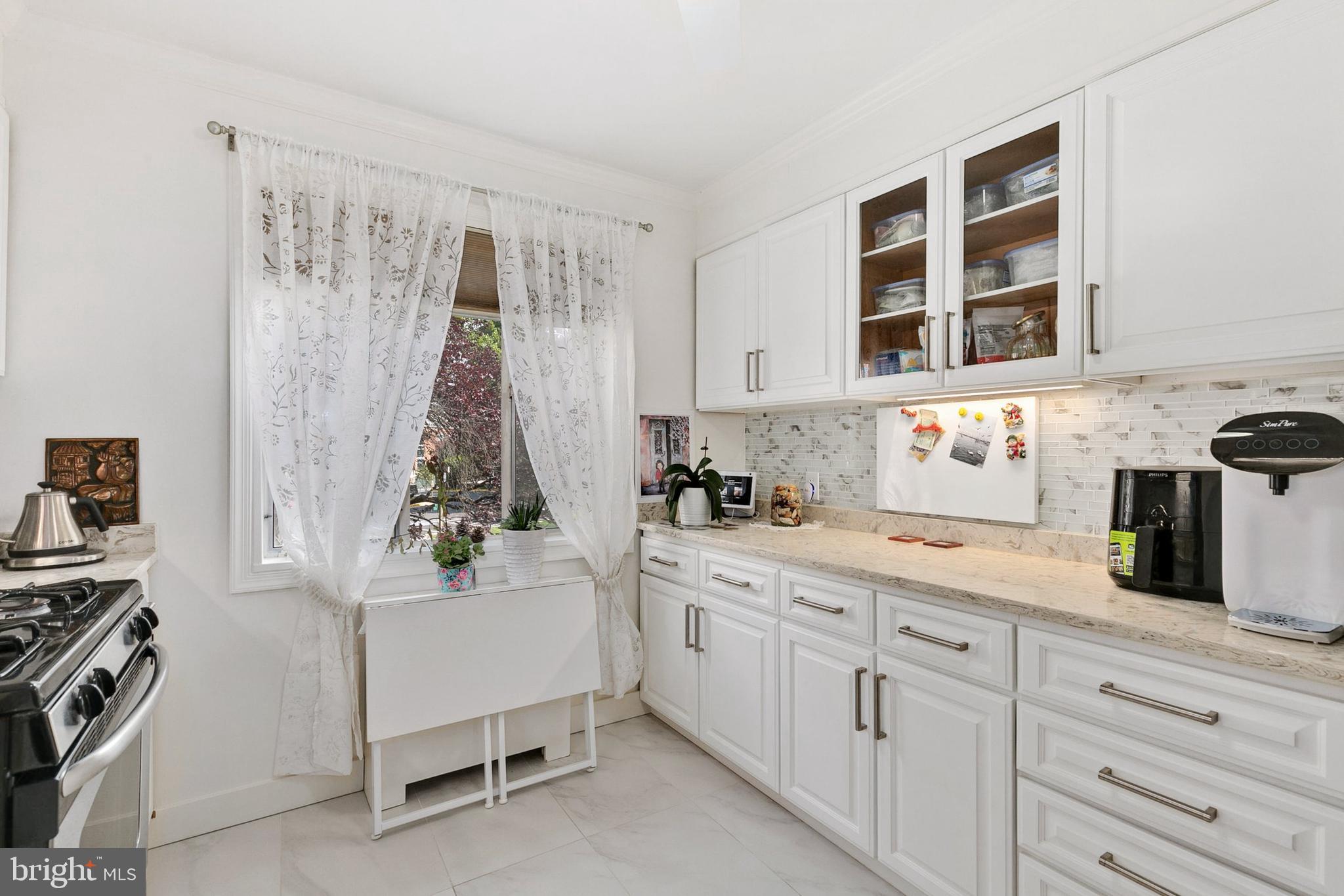 Real estate listing preview #10