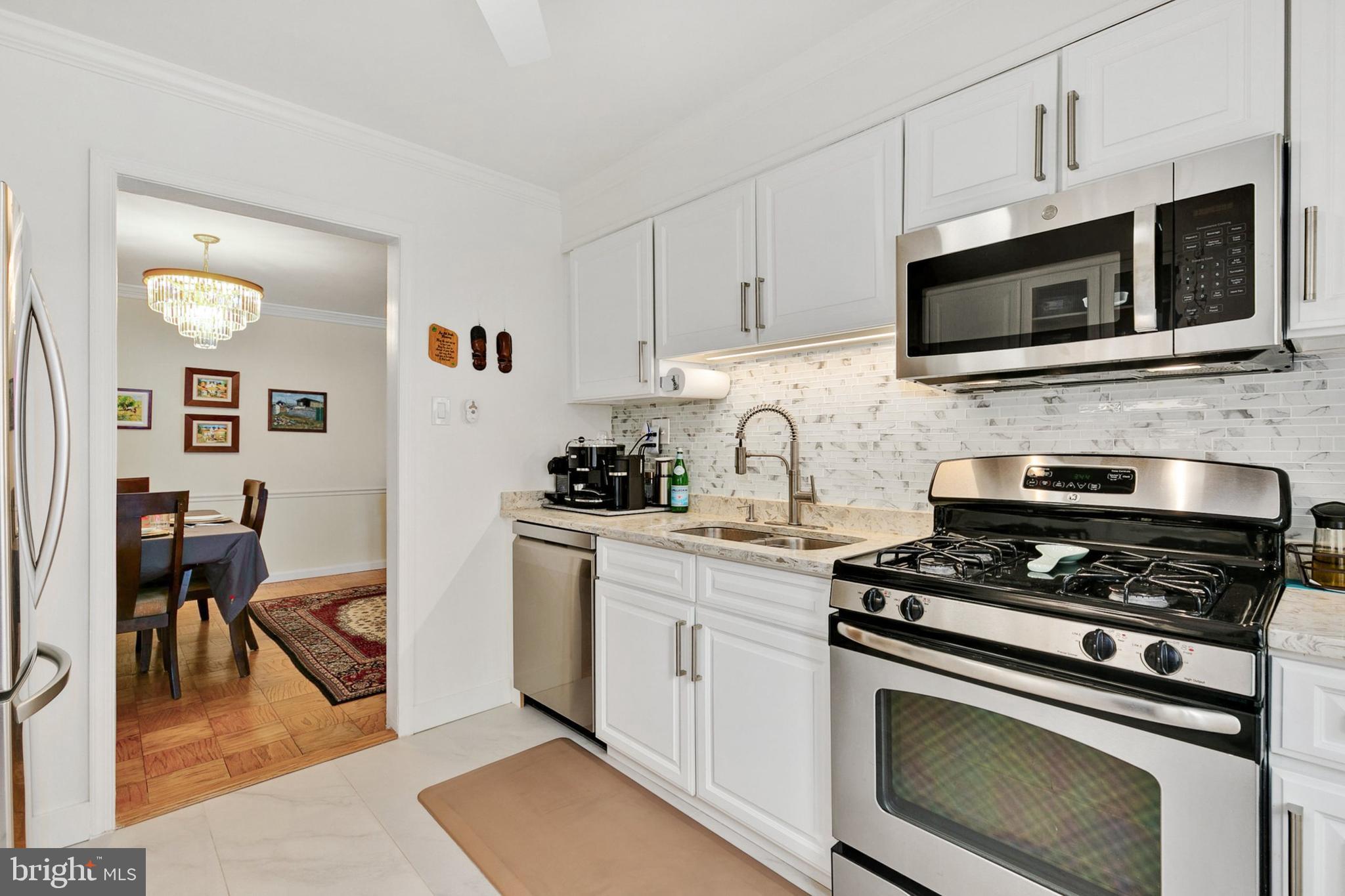 Real estate listing preview #6