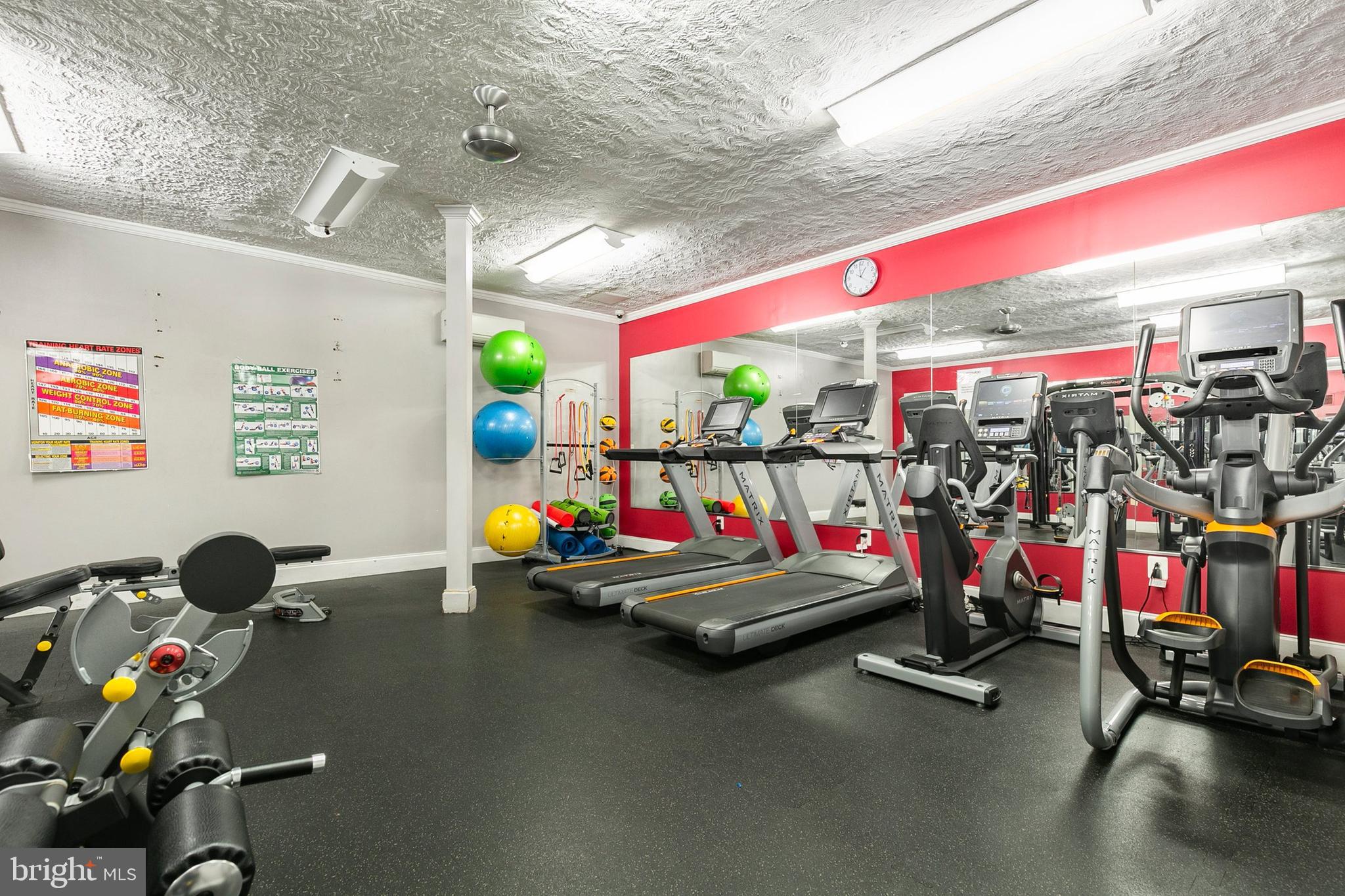 Real estate listing preview #32