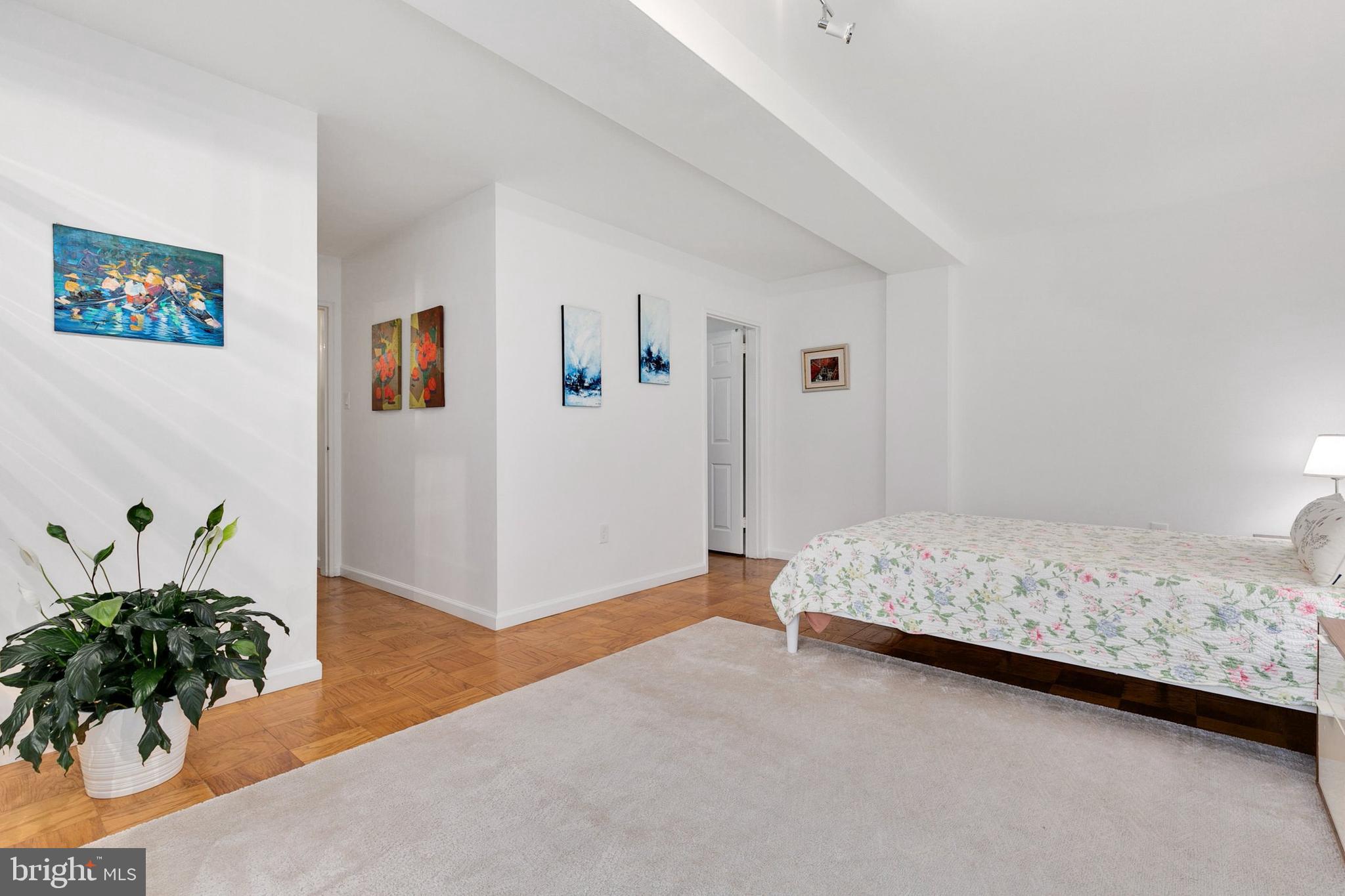 Real estate listing preview #17