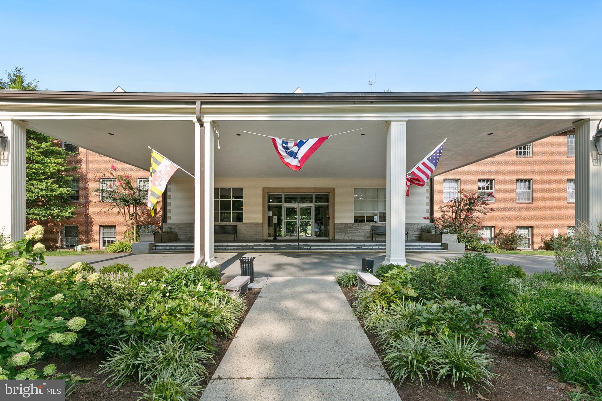 Real estate listing preview #1