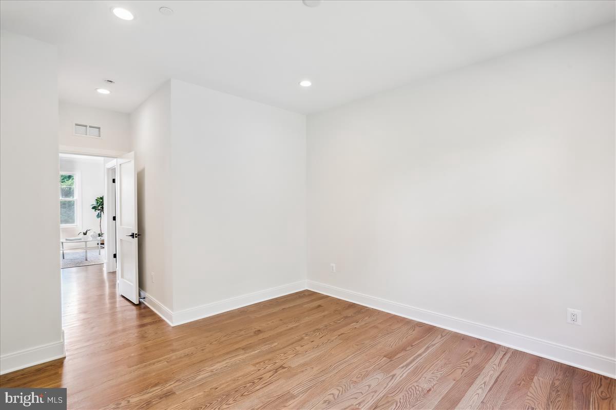 Real estate listing preview #53