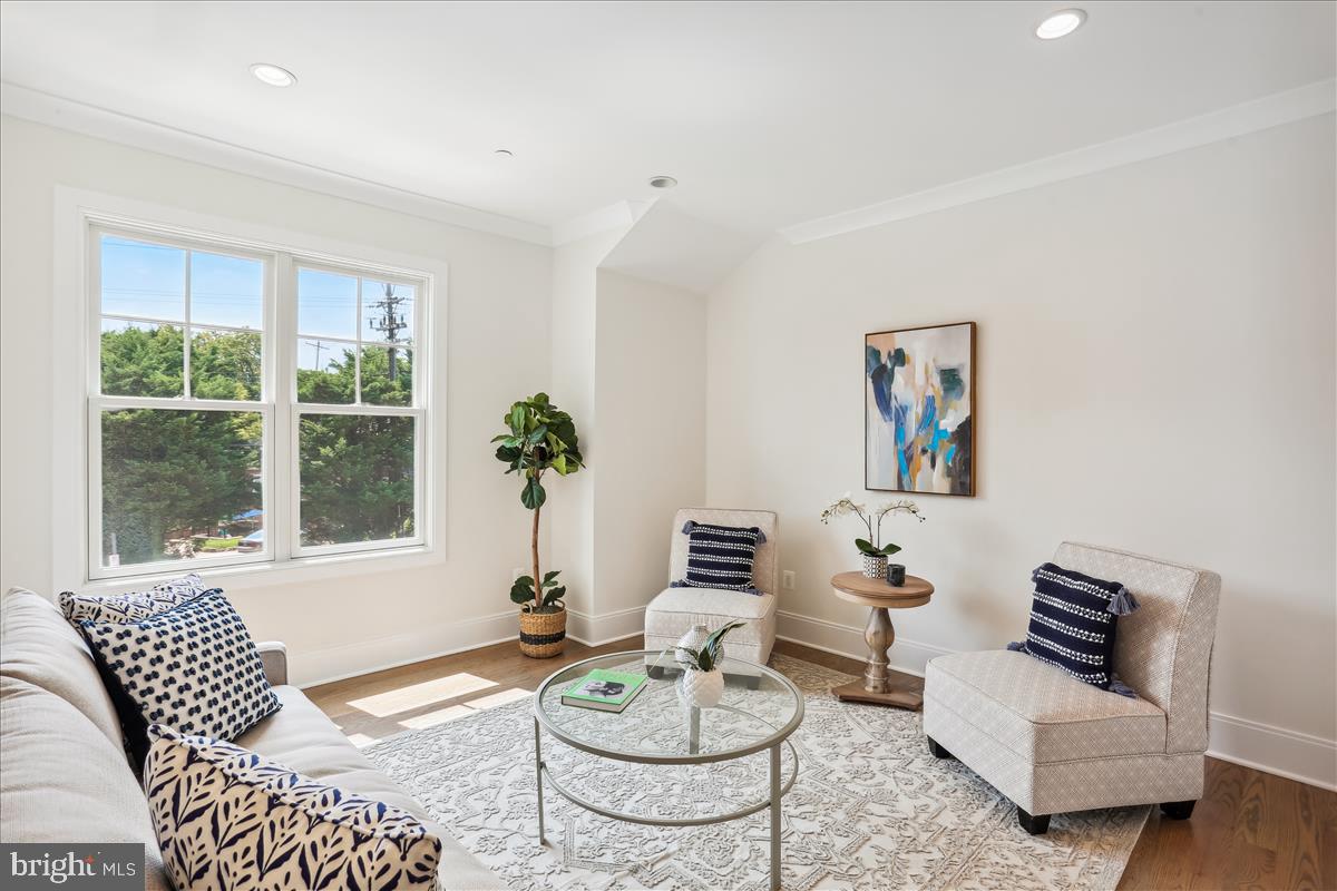 Real estate listing preview #34