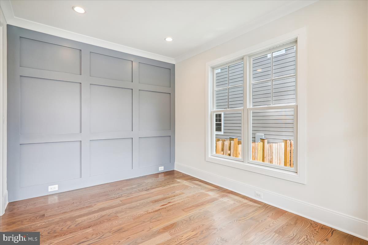 Real estate listing preview #6