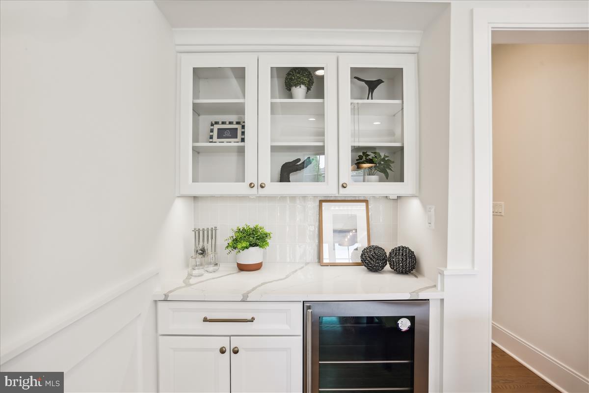 Real estate listing preview #14