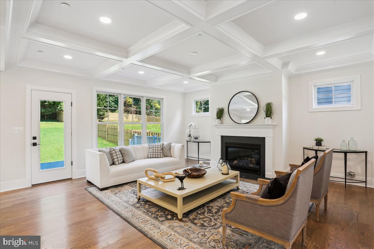 Real estate listing preview #25