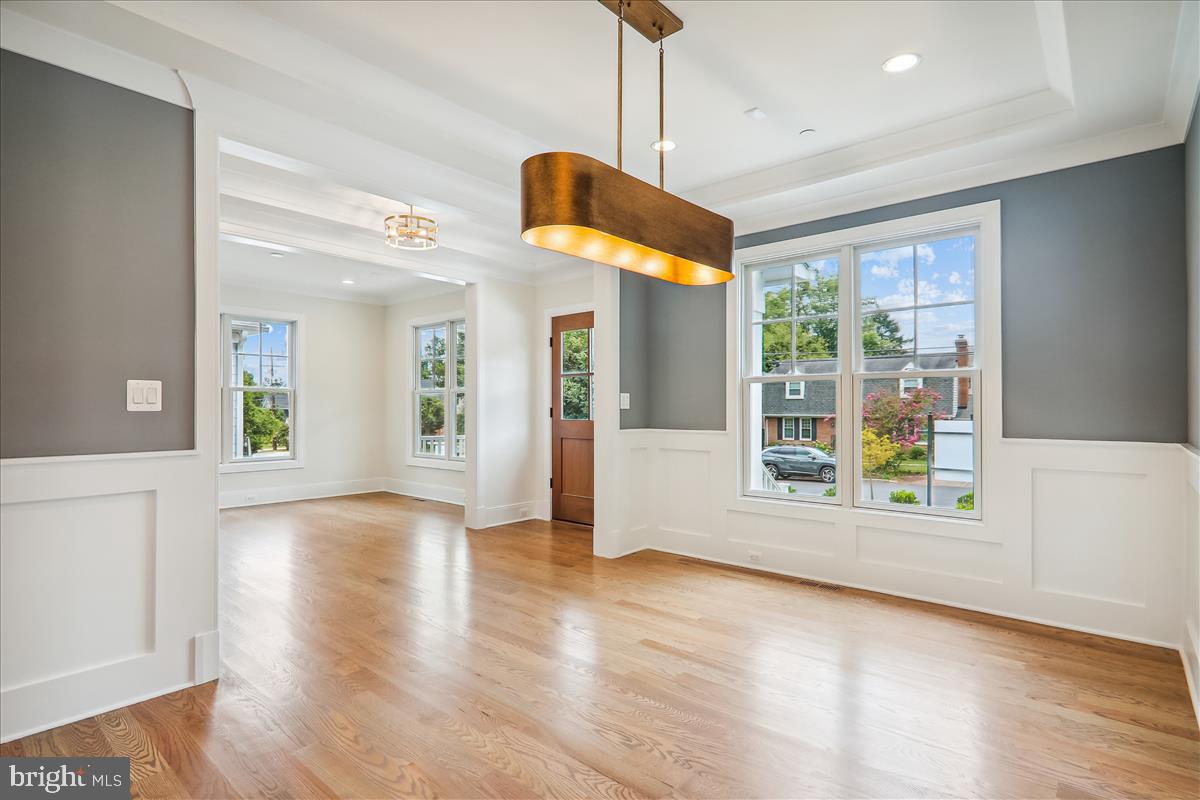 Real estate listing preview #12