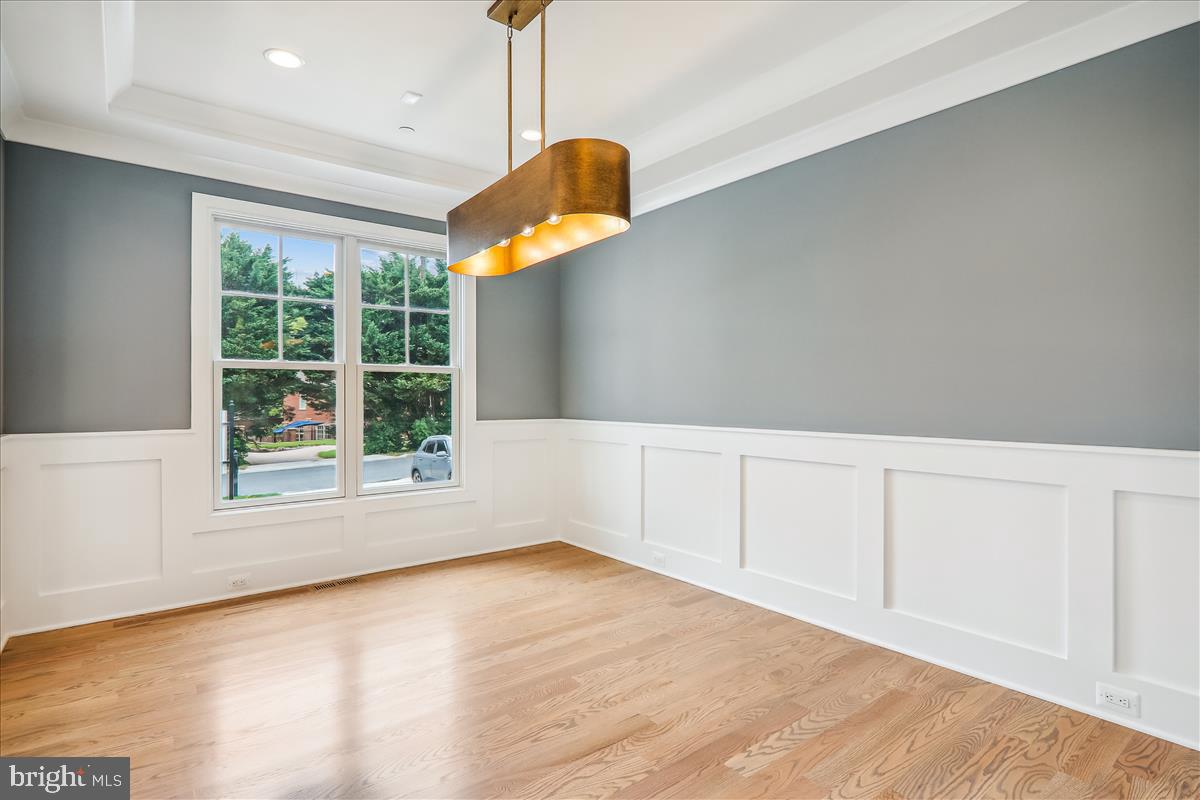 Real estate listing preview #11