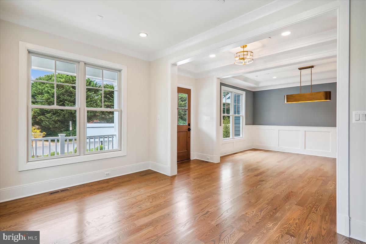 Real estate listing preview #5