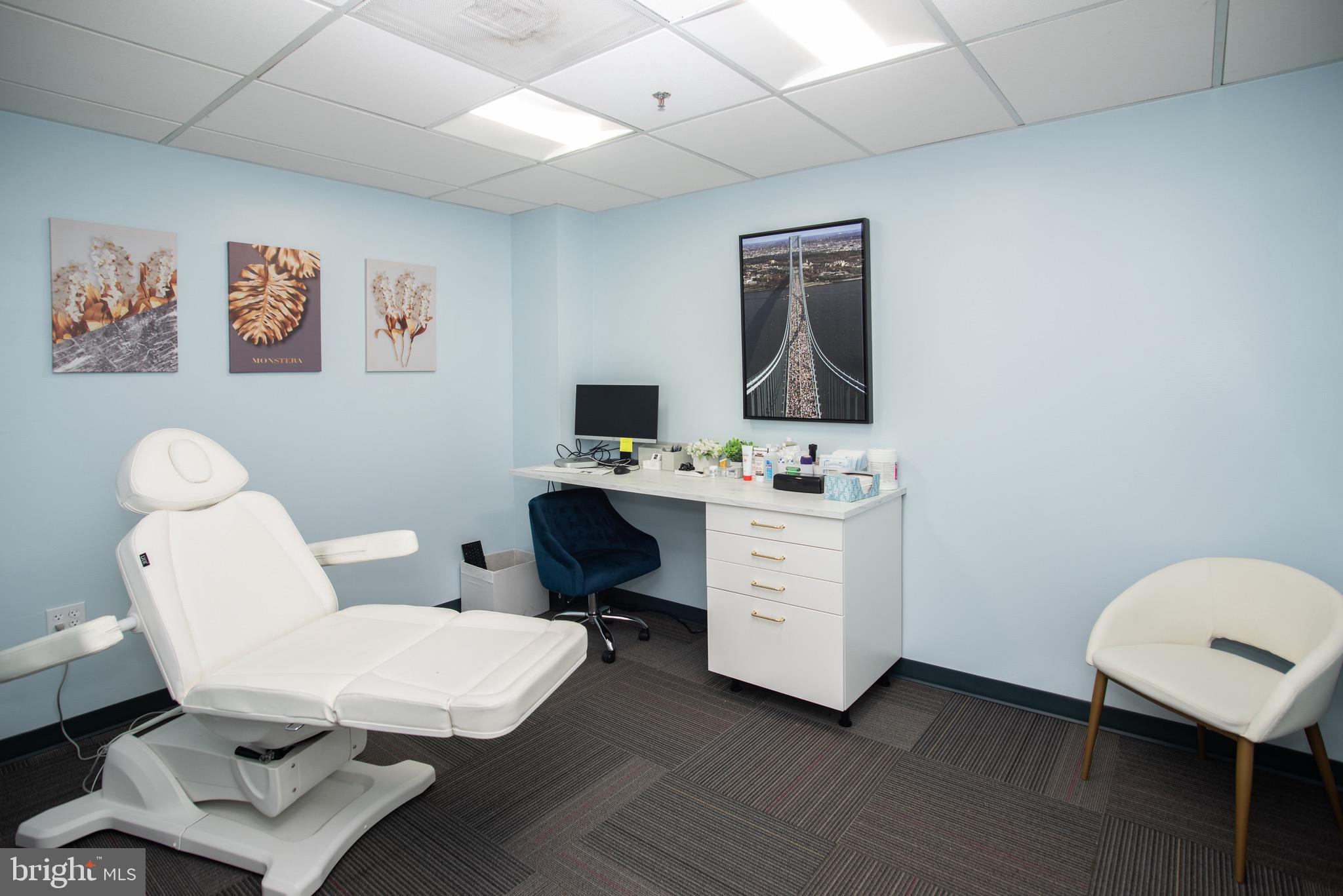 Real estate listing preview #6