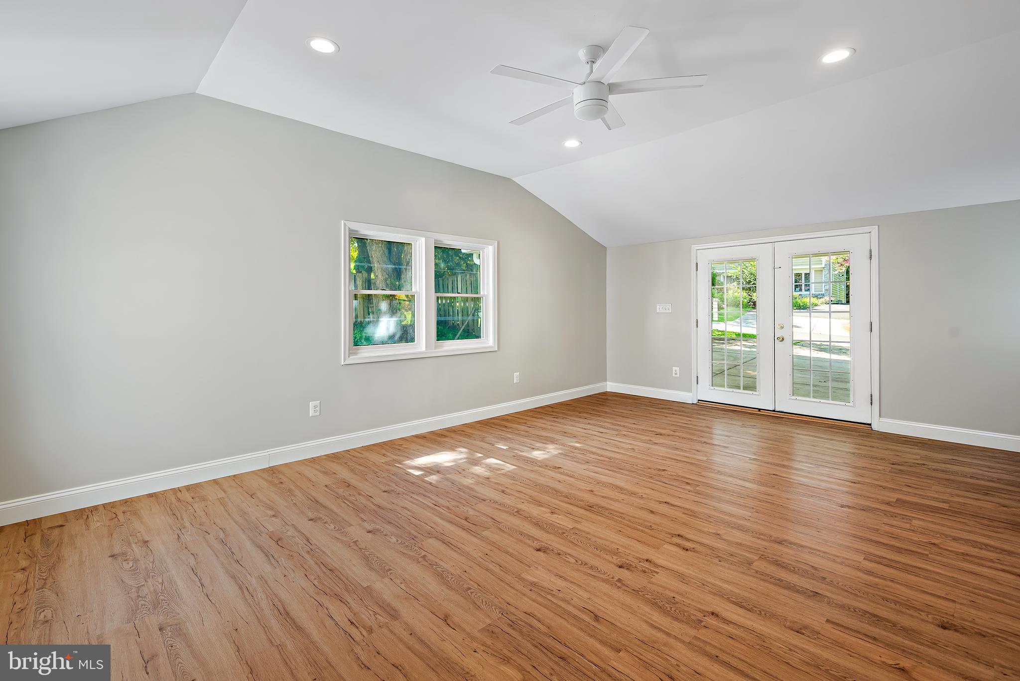 Real estate listing preview #24