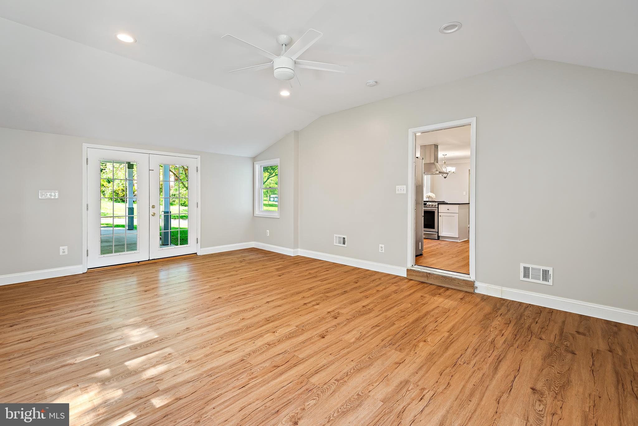 Real estate listing preview #25