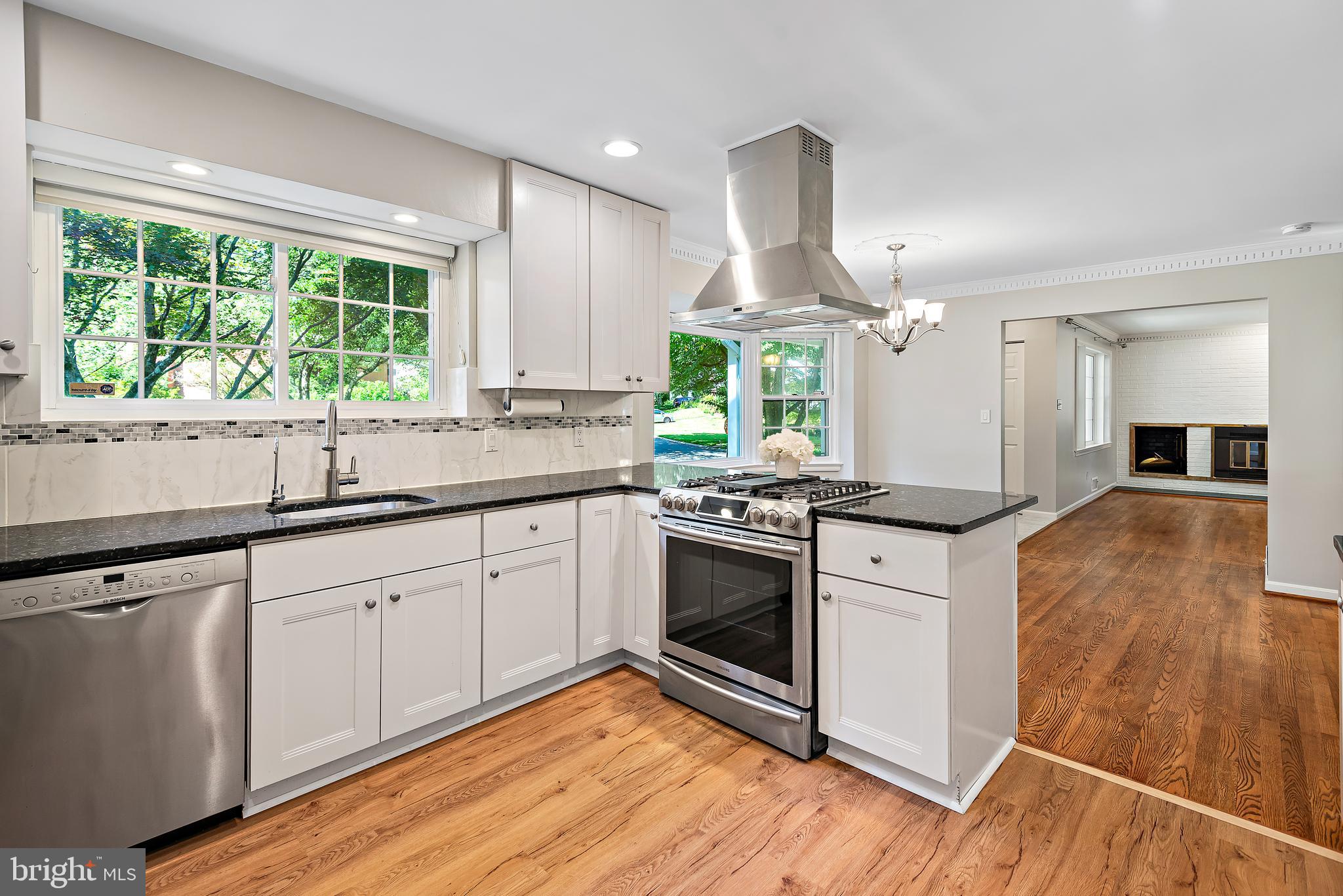 Real estate listing preview #18