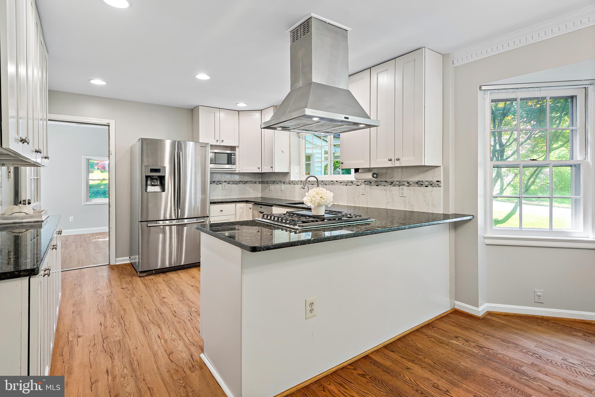 Real estate listing preview #16