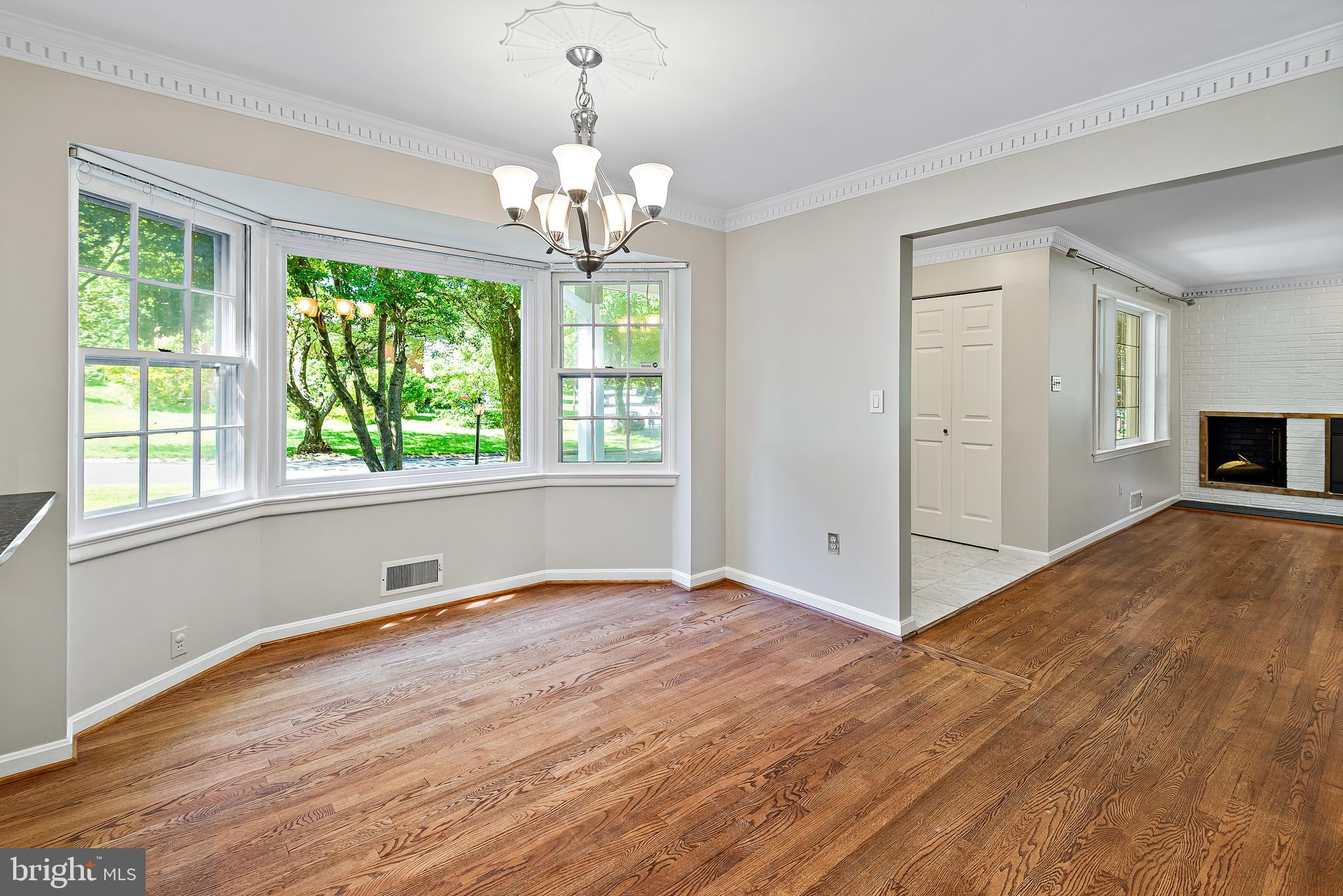 Real estate listing preview #12