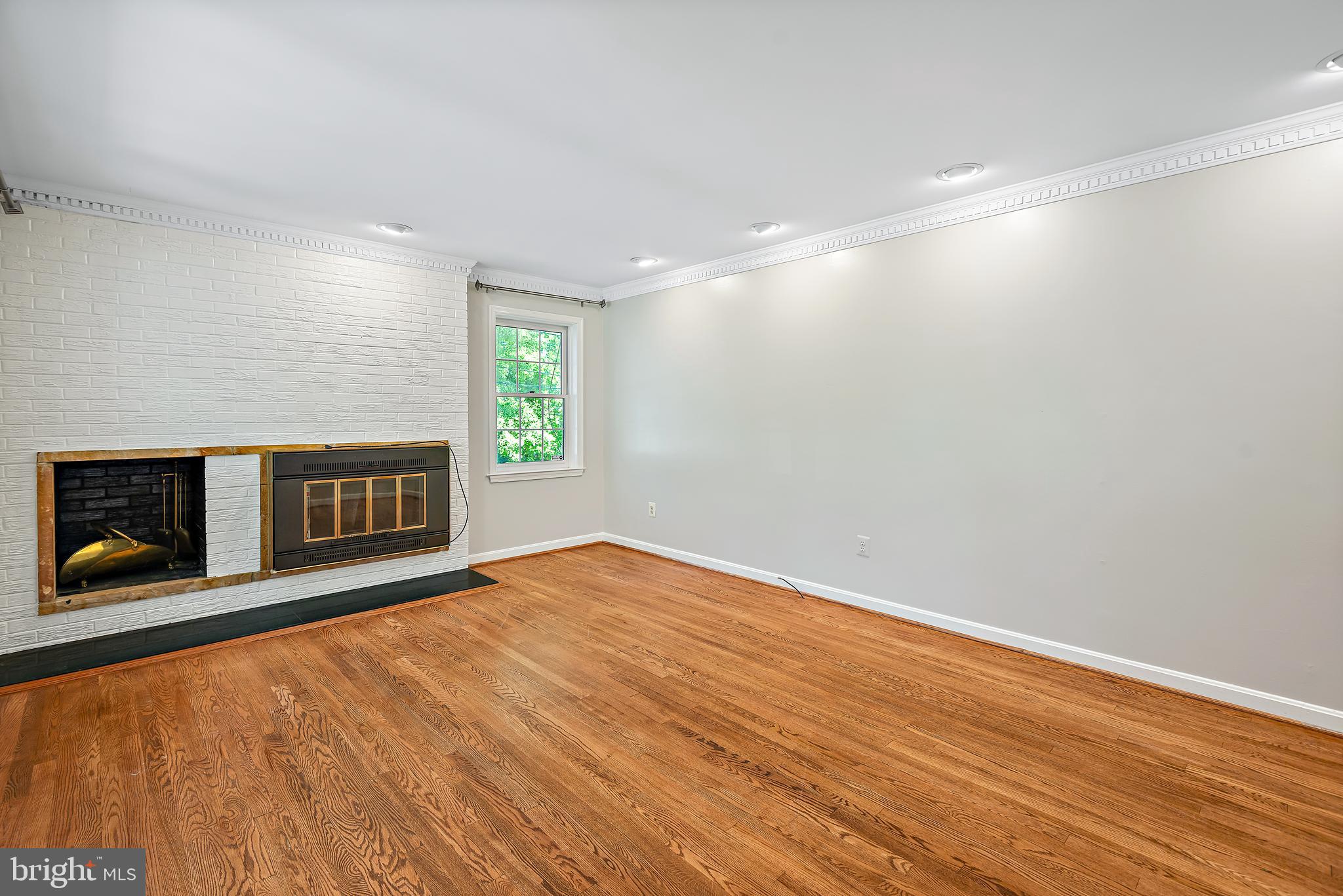 Real estate listing preview #6