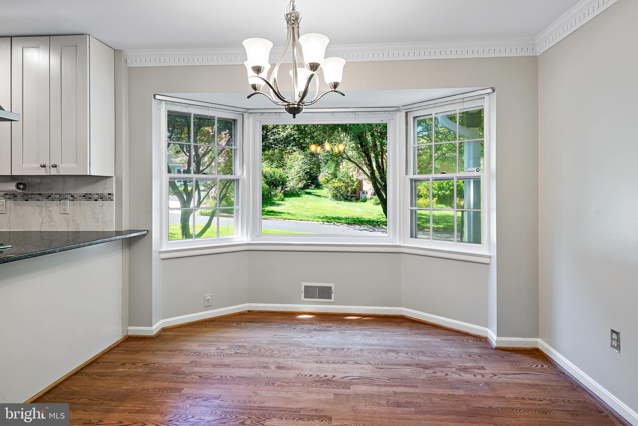 Real estate listing preview #14