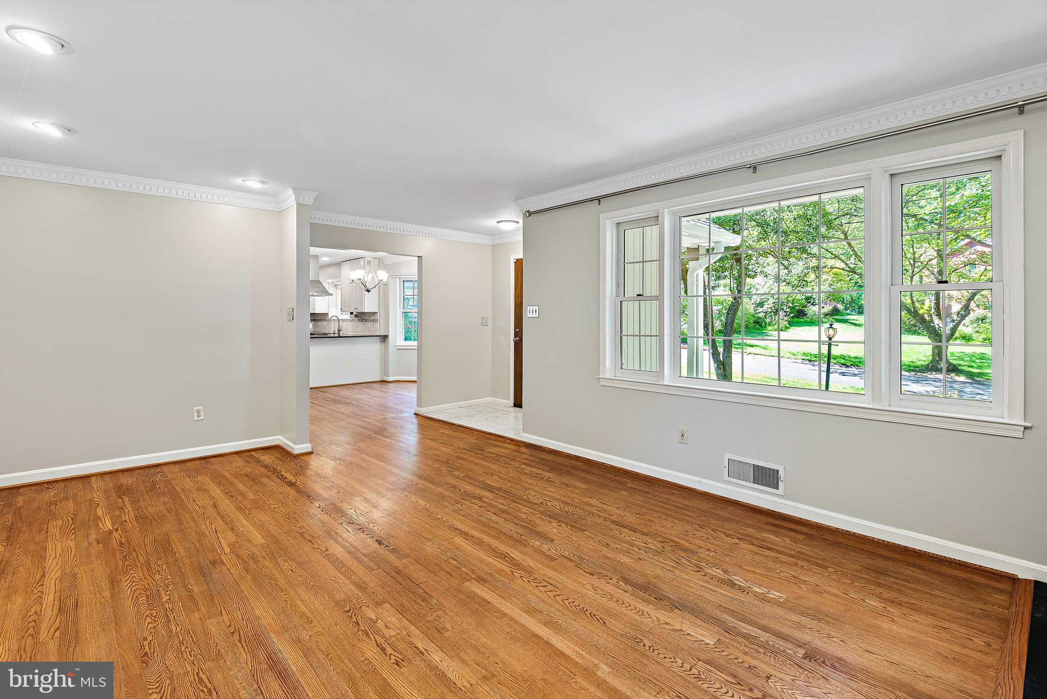 Real estate listing preview #10