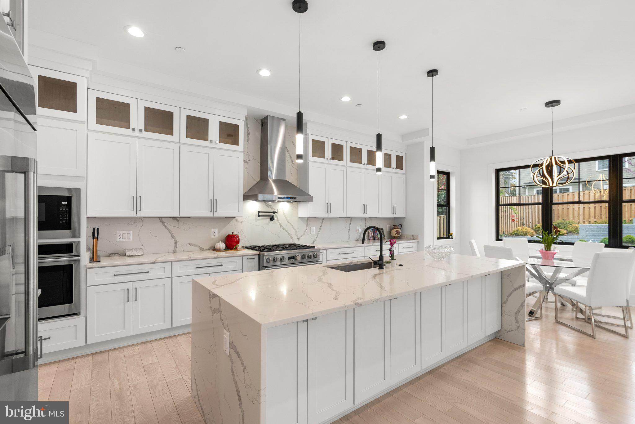 Real estate listing preview #14