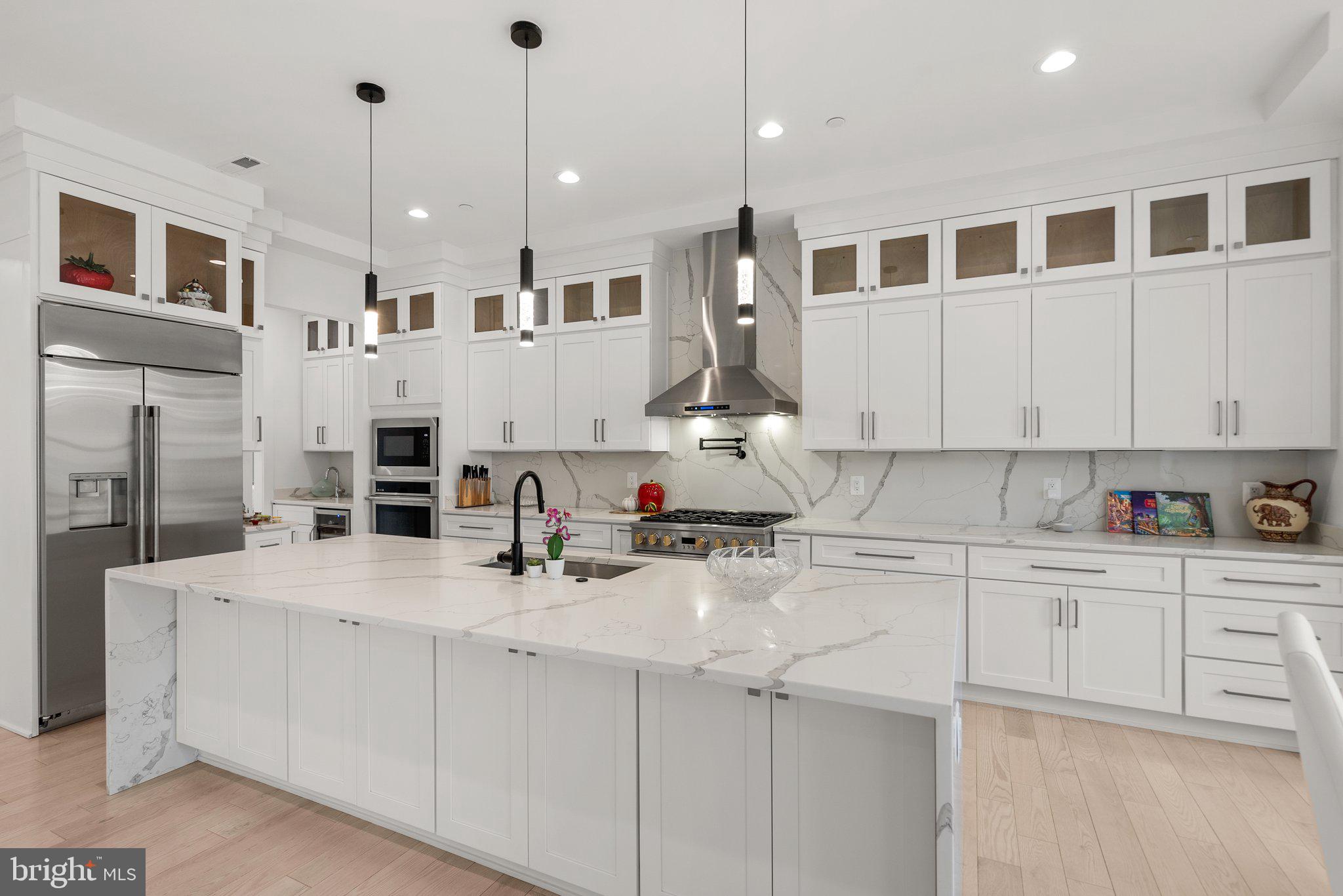 Real estate listing preview #16