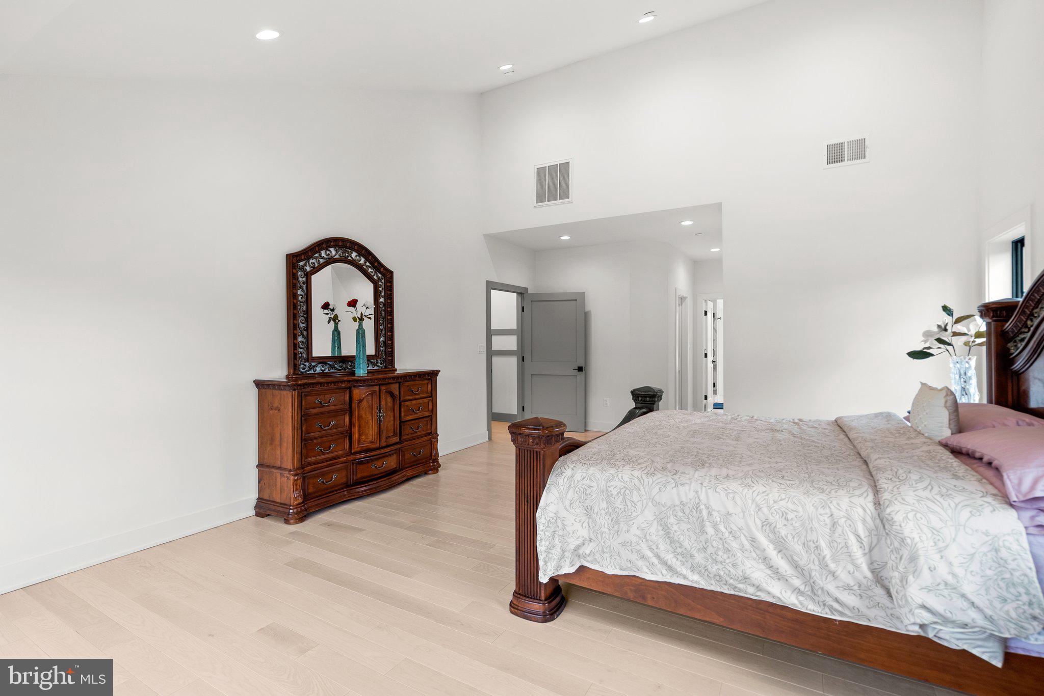 Real estate listing preview #28