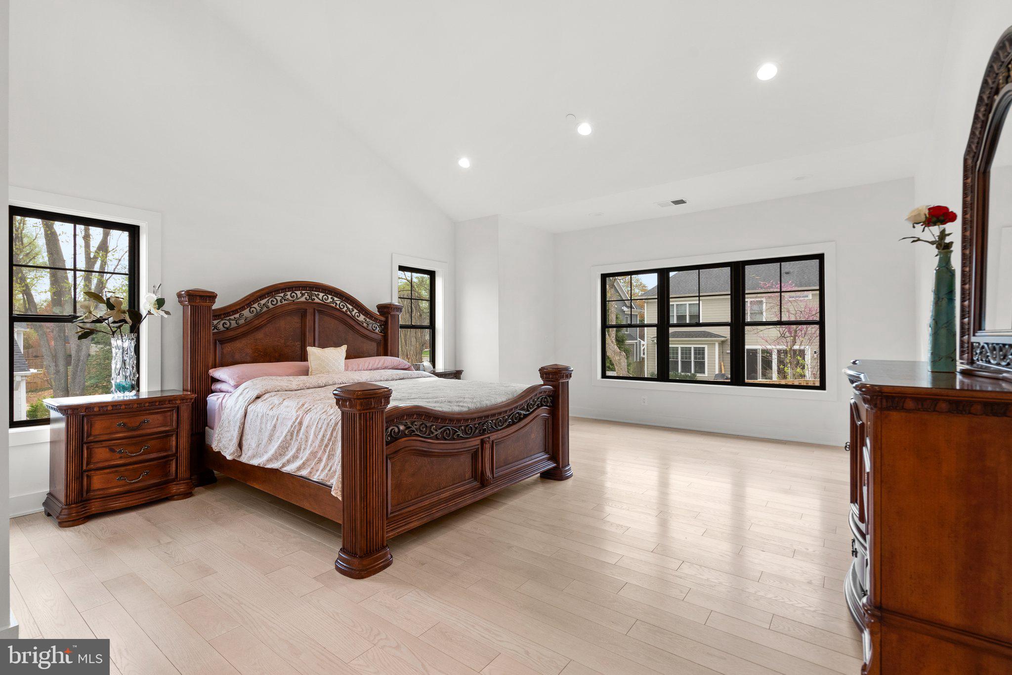 Real estate listing preview #26