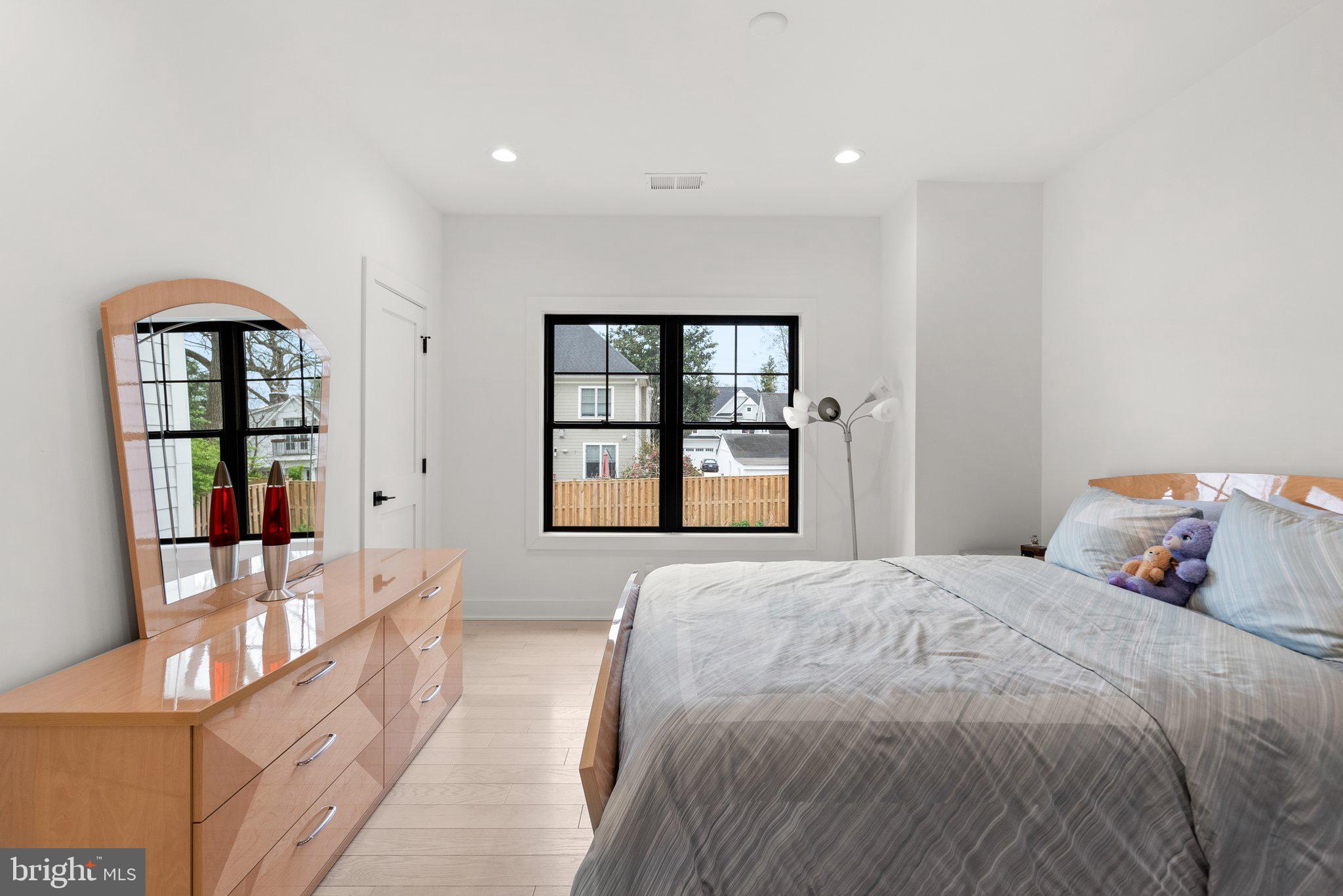 Real estate listing preview #36