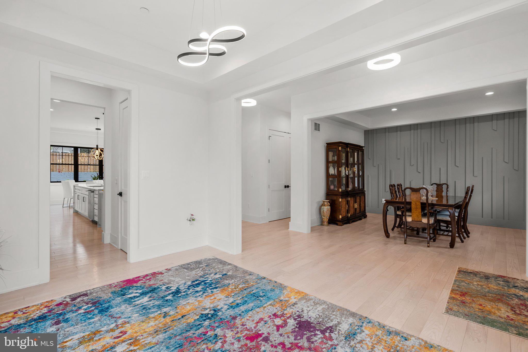 Real estate listing preview #8