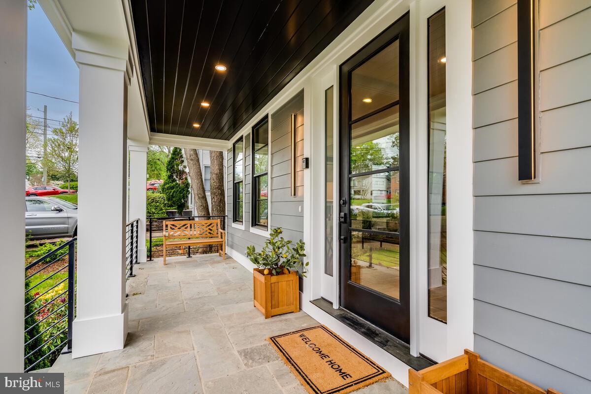 Real estate listing preview #2