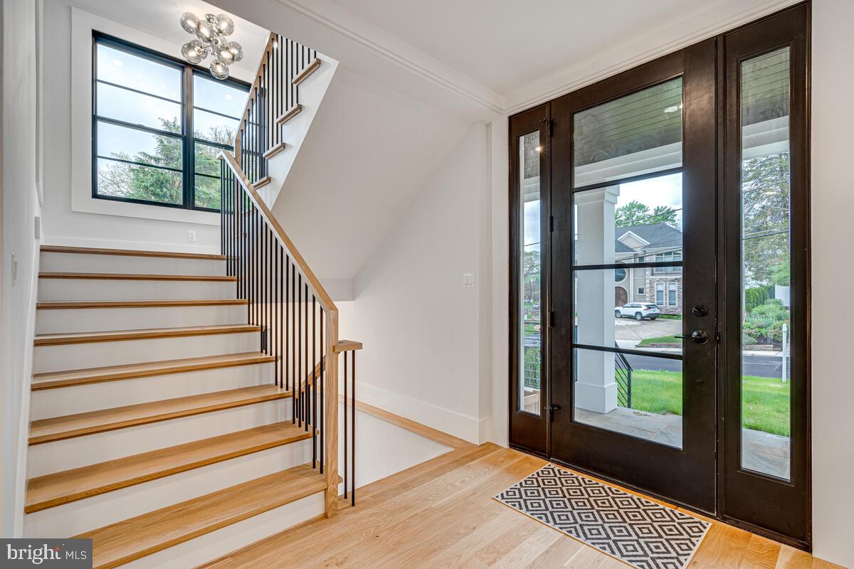 Real estate listing preview #5