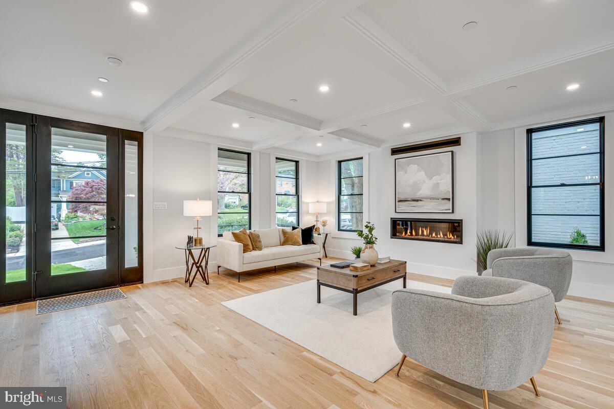 Real estate listing preview #7