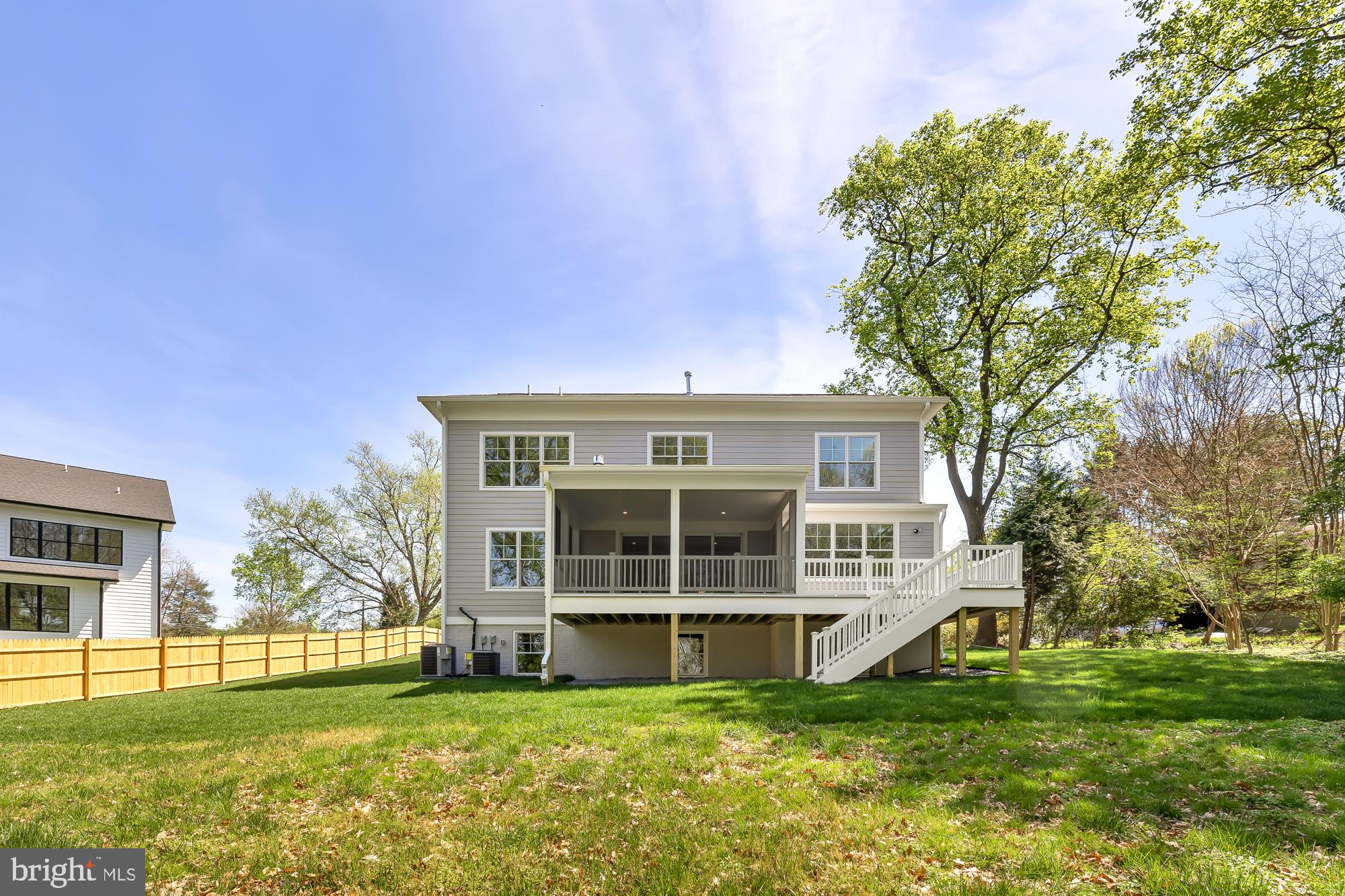 Real estate listing preview #24