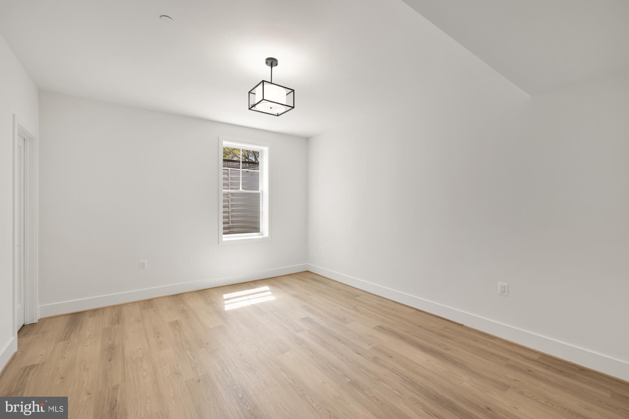 Real estate listing preview #44