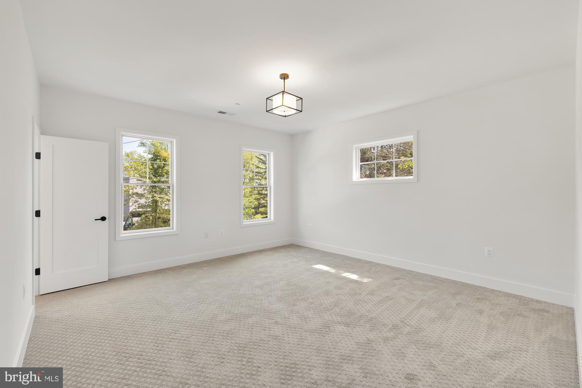 Real estate listing preview #35