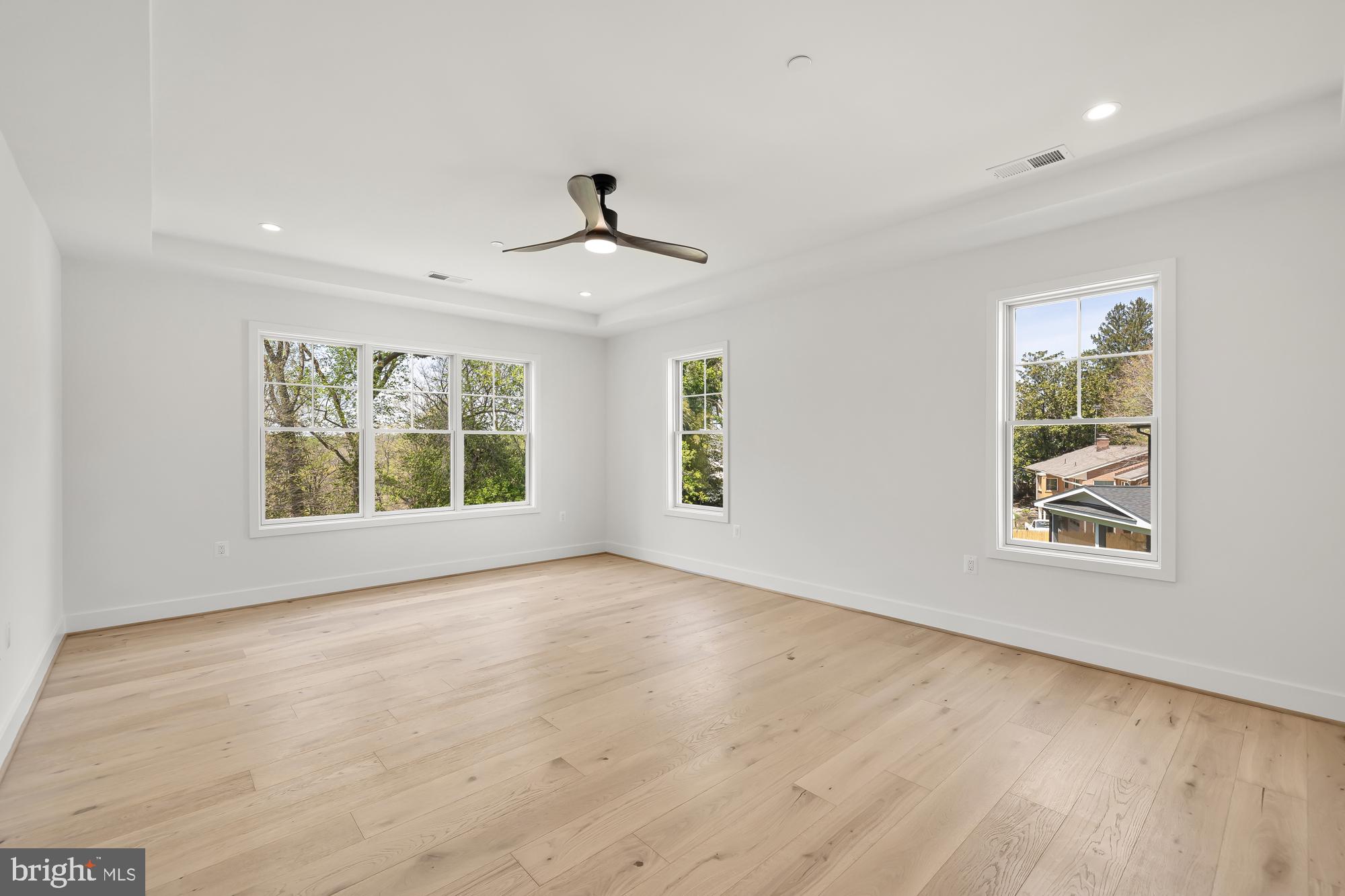 Real estate listing preview #26