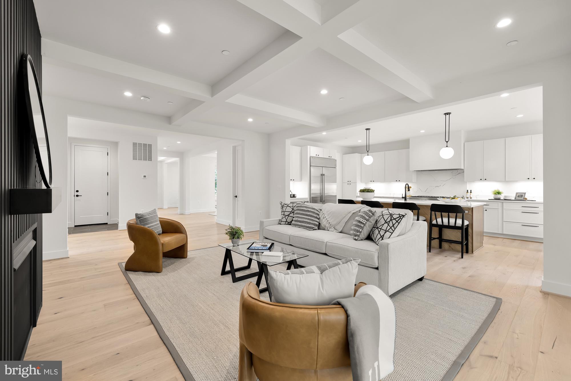 Real estate listing preview #14