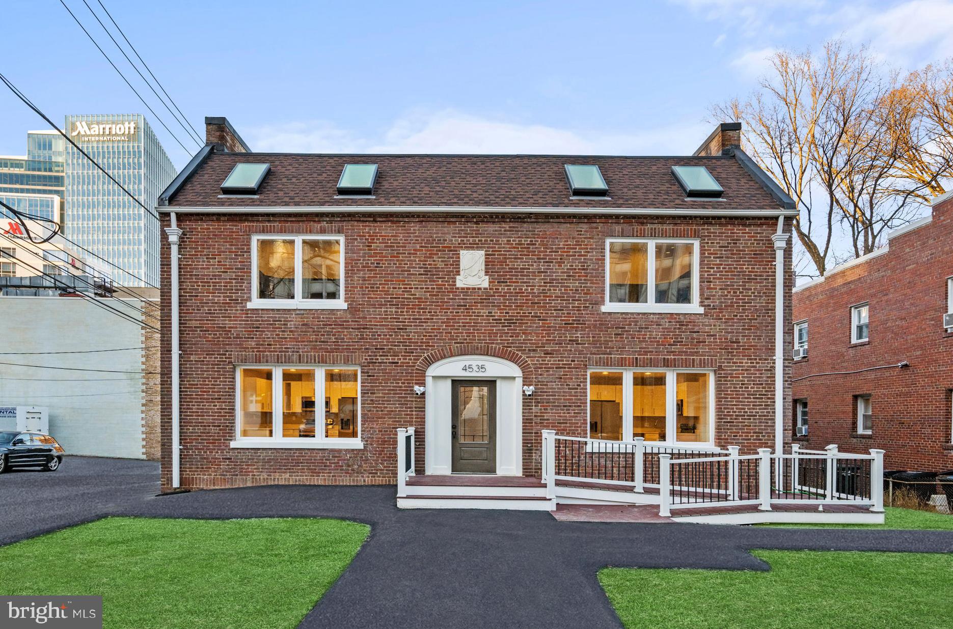 Real estate listing preview #9