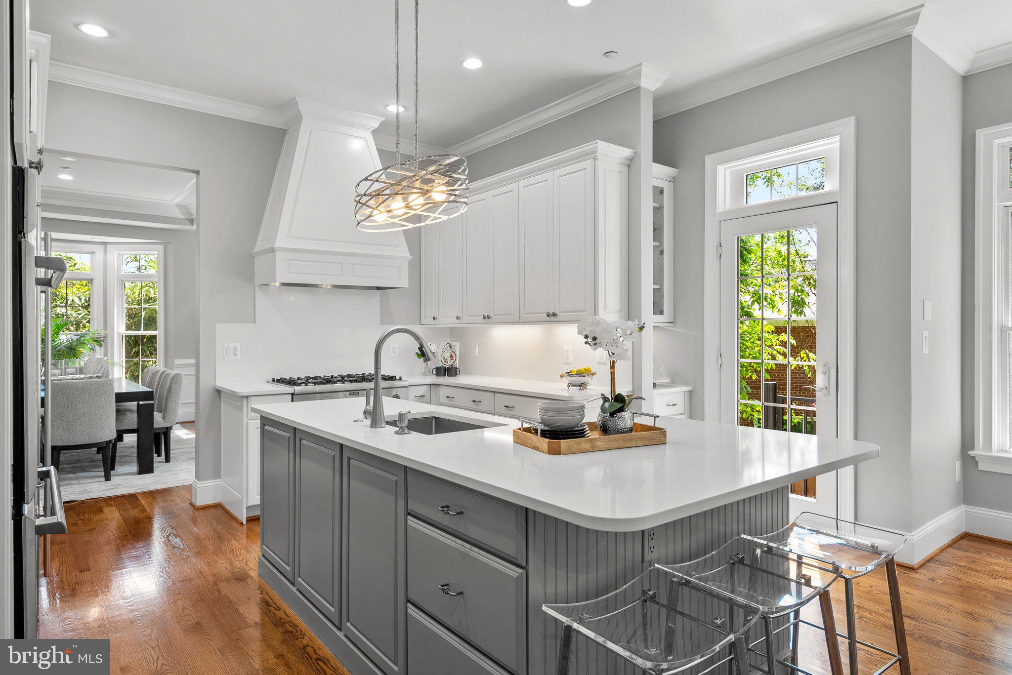 Real estate listing preview #14