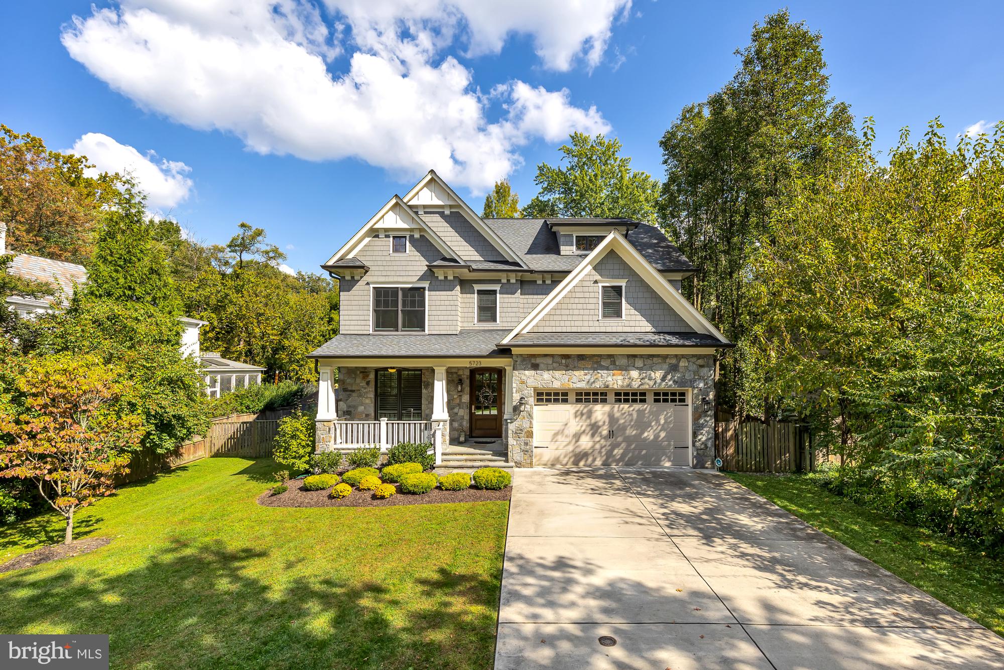 Real estate listing preview #2