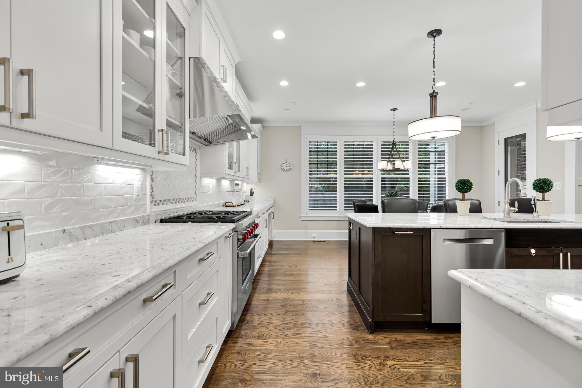 Real estate listing preview #12