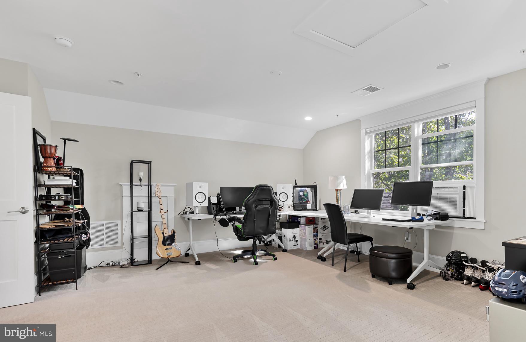 Real estate listing preview #48