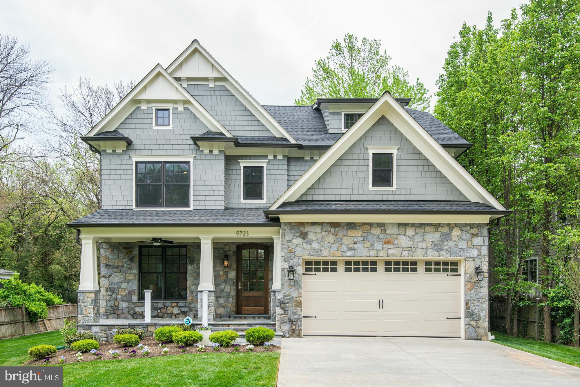 Real estate listing preview #1