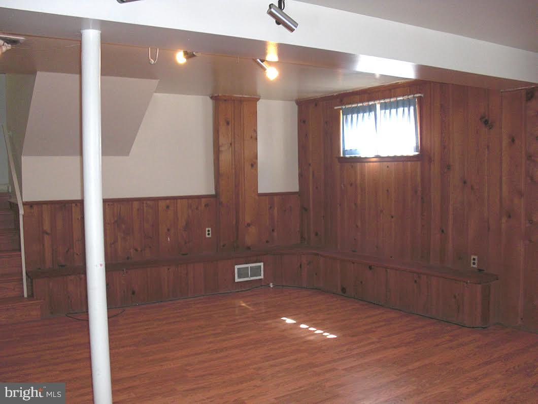 Real estate listing preview #6