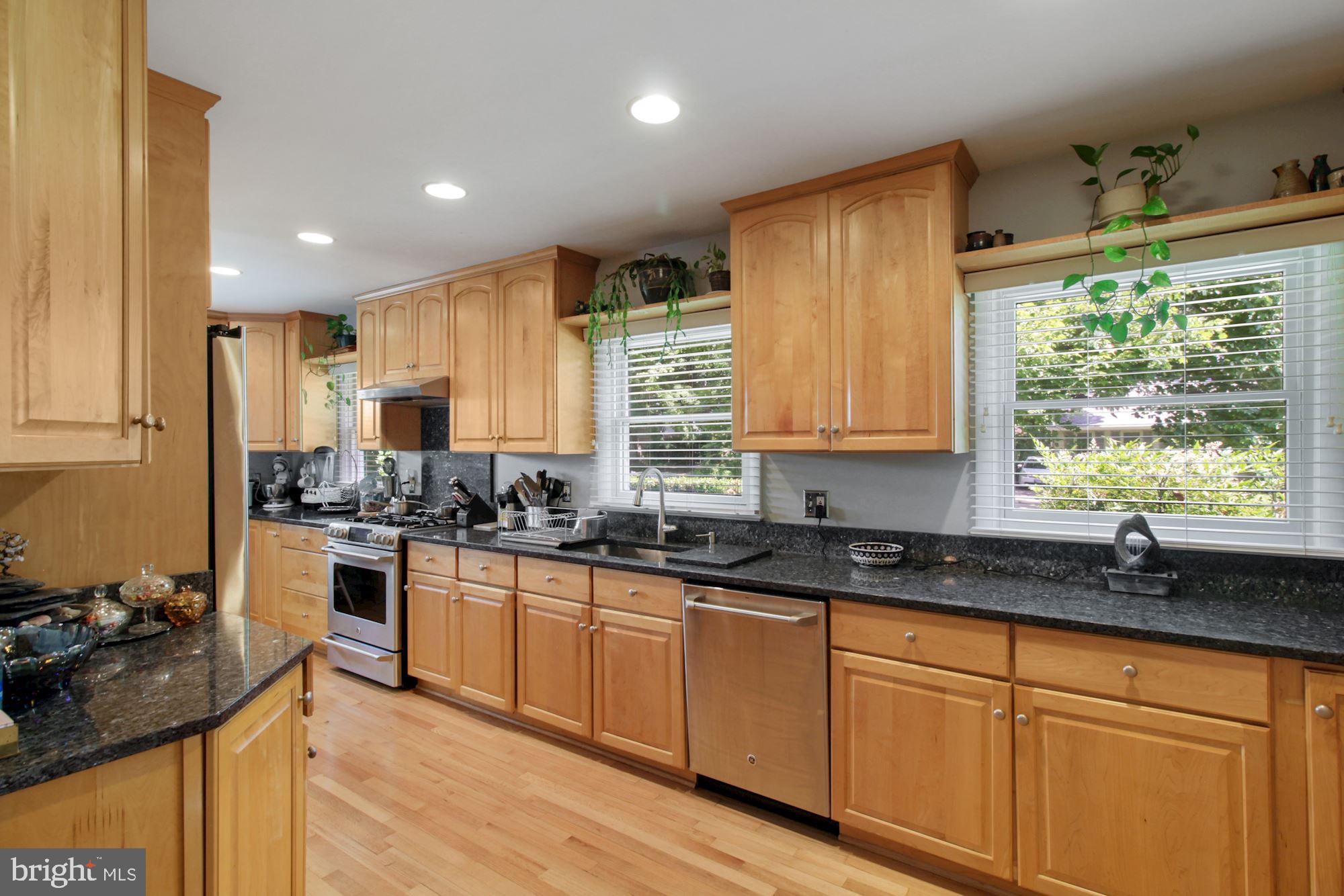 Real estate listing preview #12