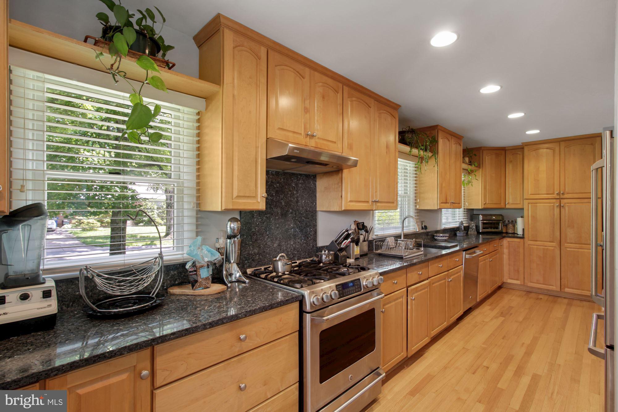 Real estate listing preview #13