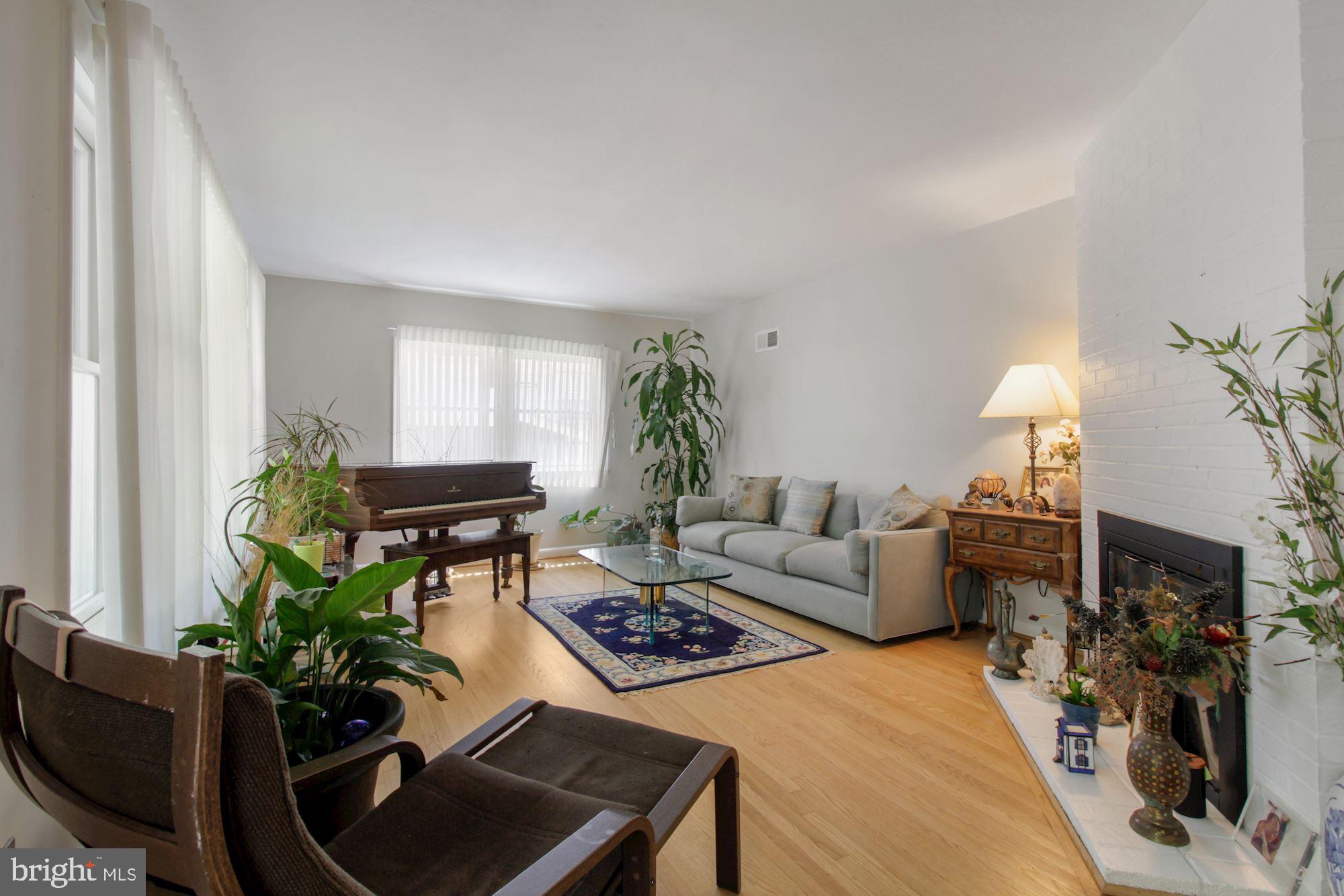 Real estate listing preview #8