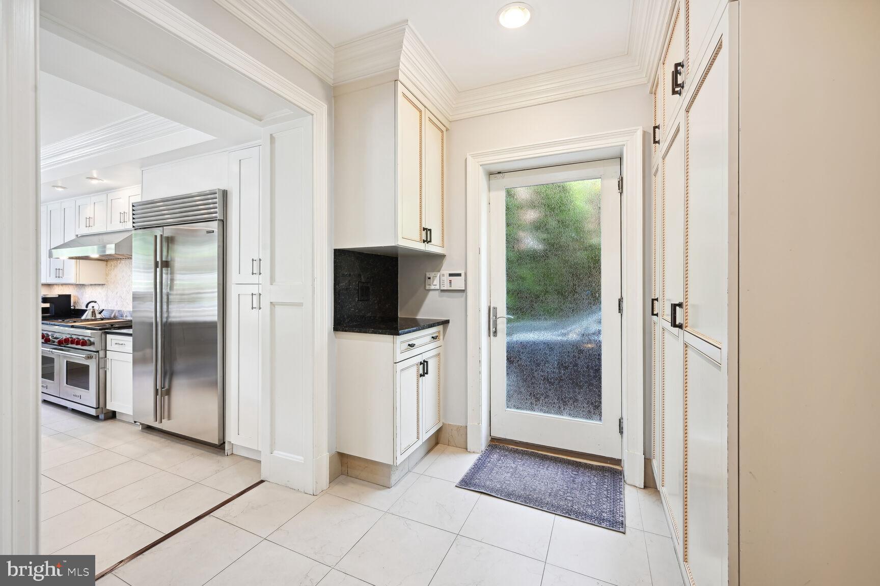 Real estate listing preview #14