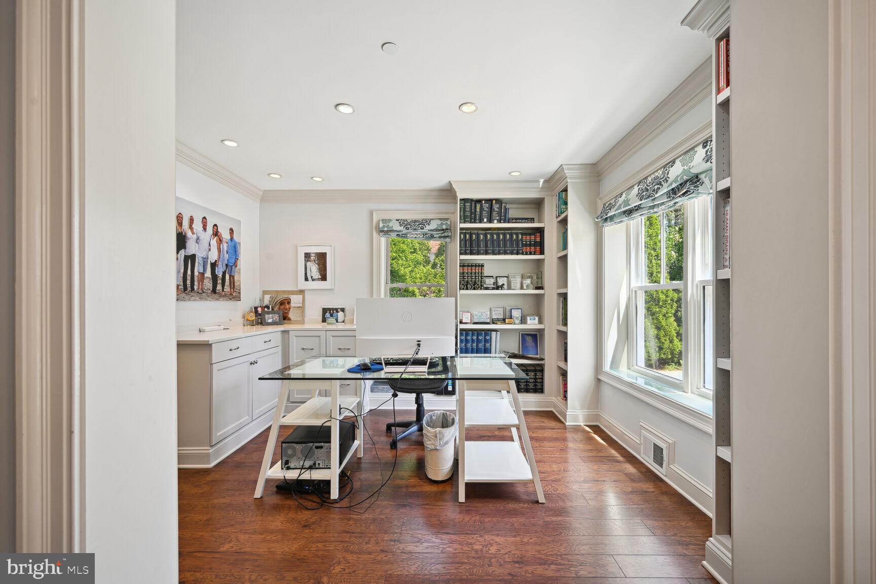 Real estate listing preview #15