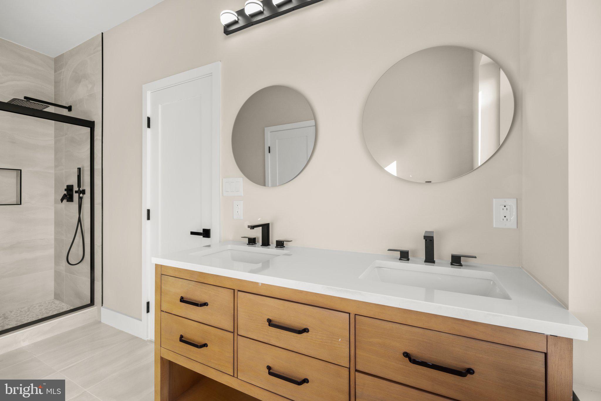 Real estate listing preview #14