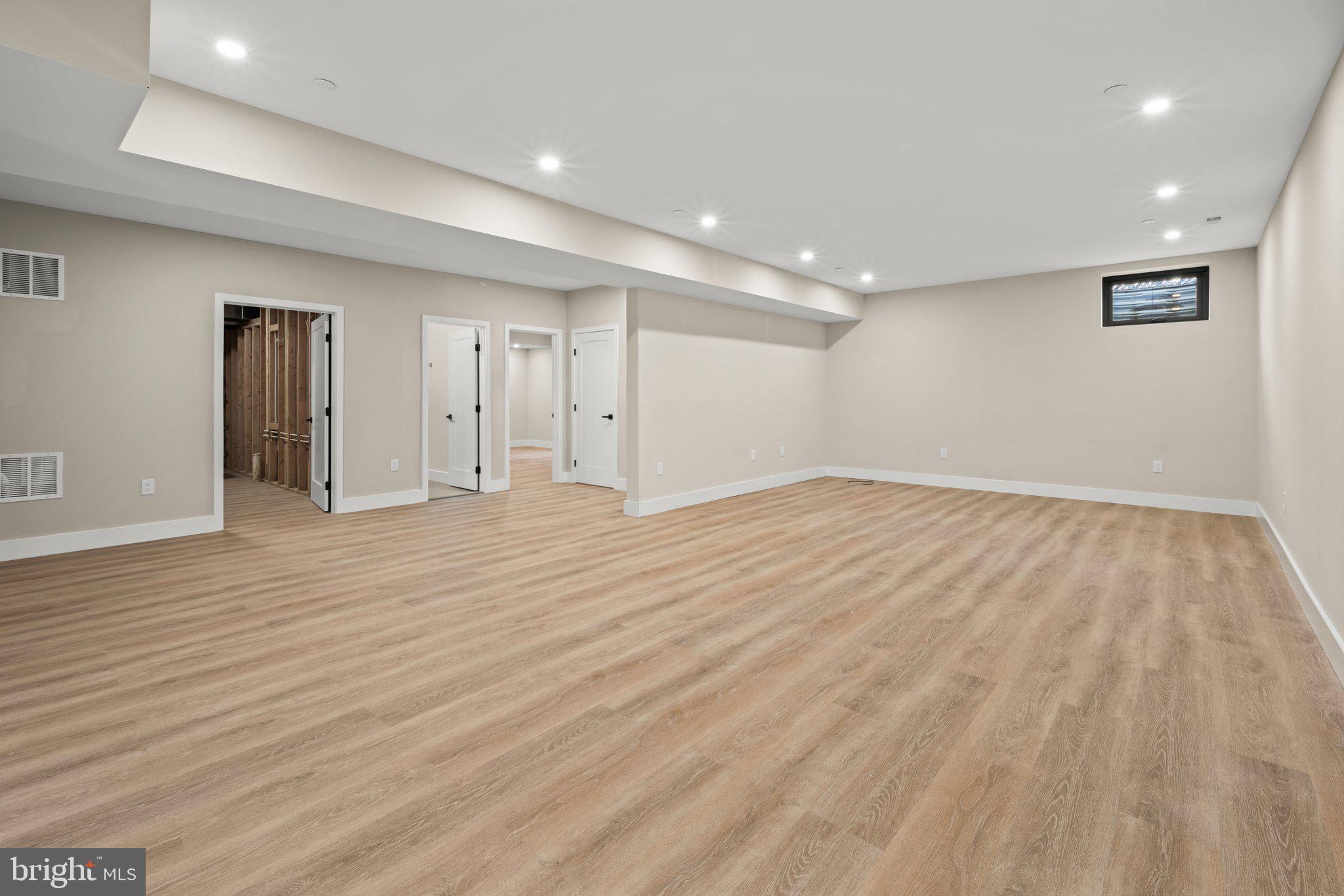 Real estate listing preview #18